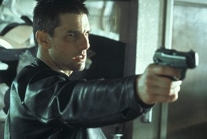 Tom Cruise in una scena d'azione del film Minority Report