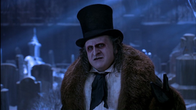 Danny DeVito in una sequenza del film Batman - il ritorno di Tim Burton