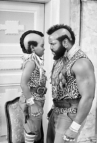 Un irresistibile Gary Coleman a confronto con Mr. T in Arnold