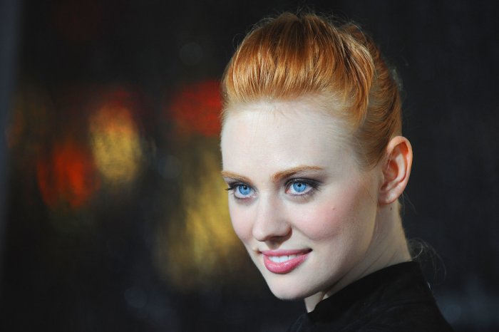 The Maze: Deborah Ann Woll e Logan Miller nel cast del film