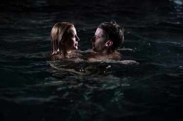Il sole a mezzanotte - Midnight Sun: Patrick Schwarzenegger e Bella Thorne in un momento del film