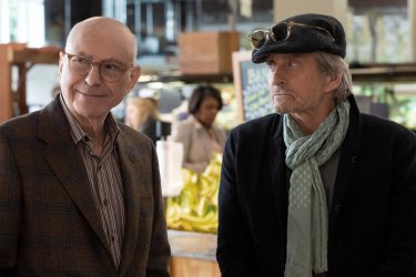 The Kominsky Method: Michael Douglas e Ala Arkin in una scena