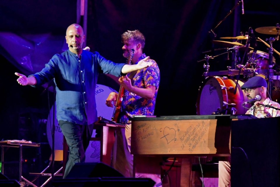 Teatroit Checco Zalone Amore Piu Iva Spettacolo 14