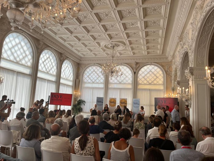Venezia, presentata la mostra al femminile Dive & Madrine: otto attrici reinterpretano le dive del passato